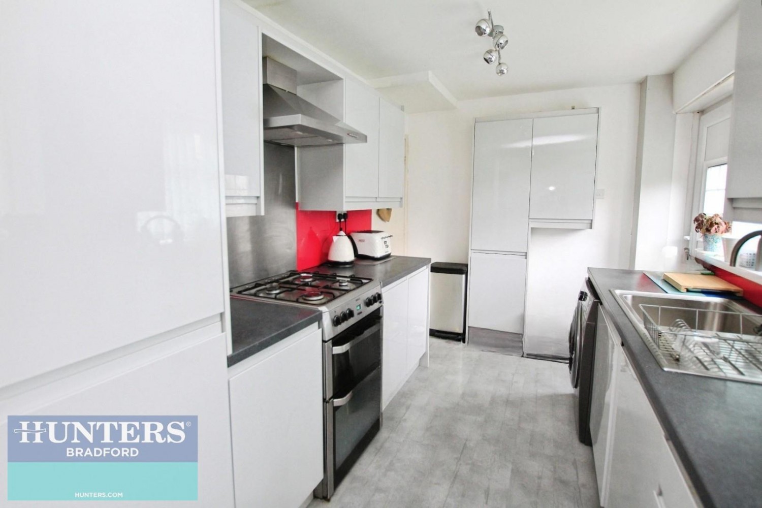 Farnham Road Bradford, West Yorkshire, BD7 3JE