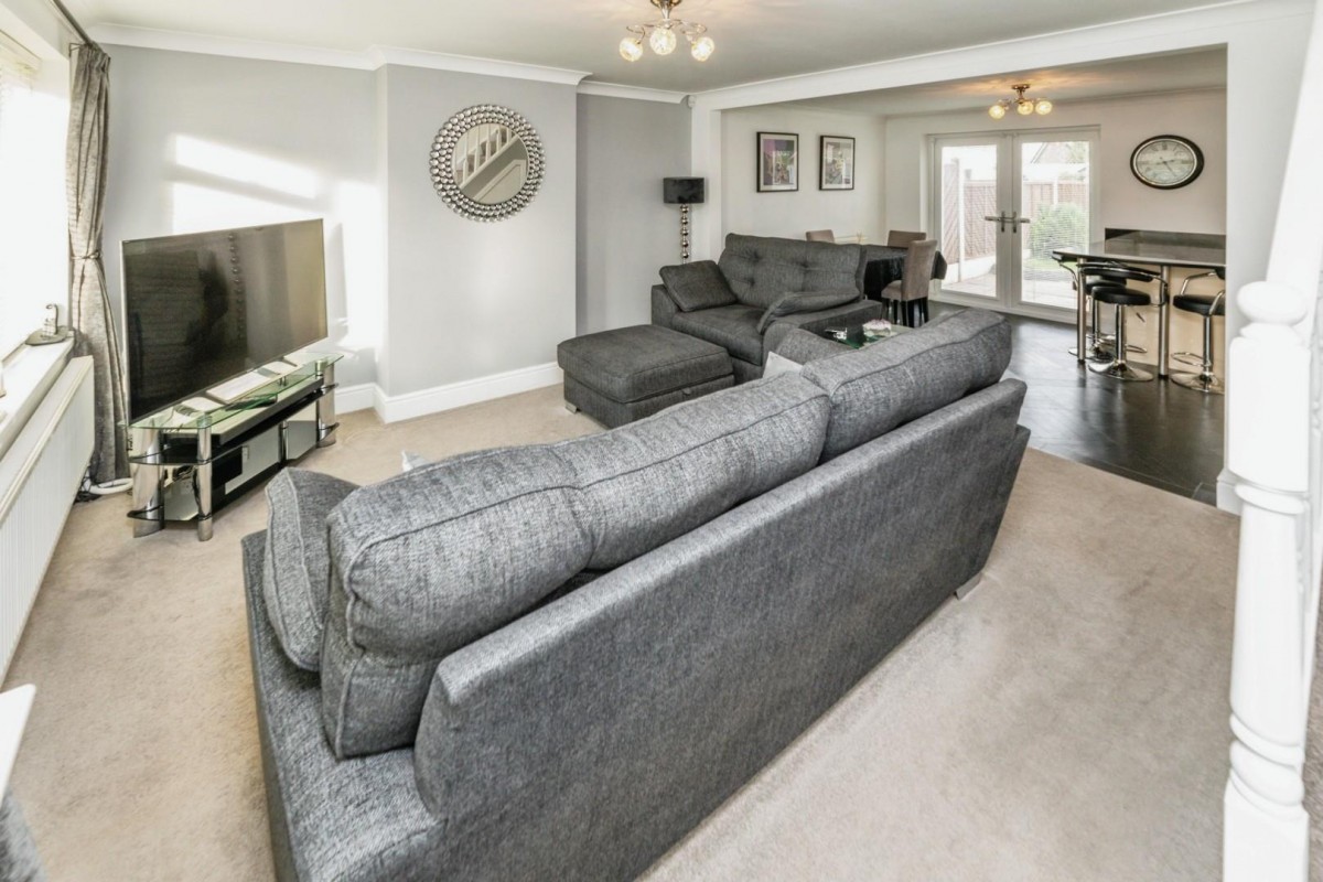 Oak Lodge Road, High Green, Sheffield, S35 4QA