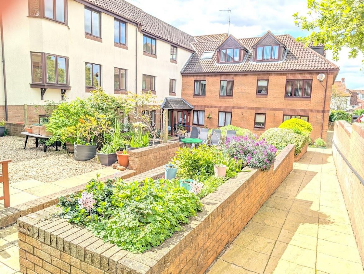 Midland Way, Thornbury, Bristol