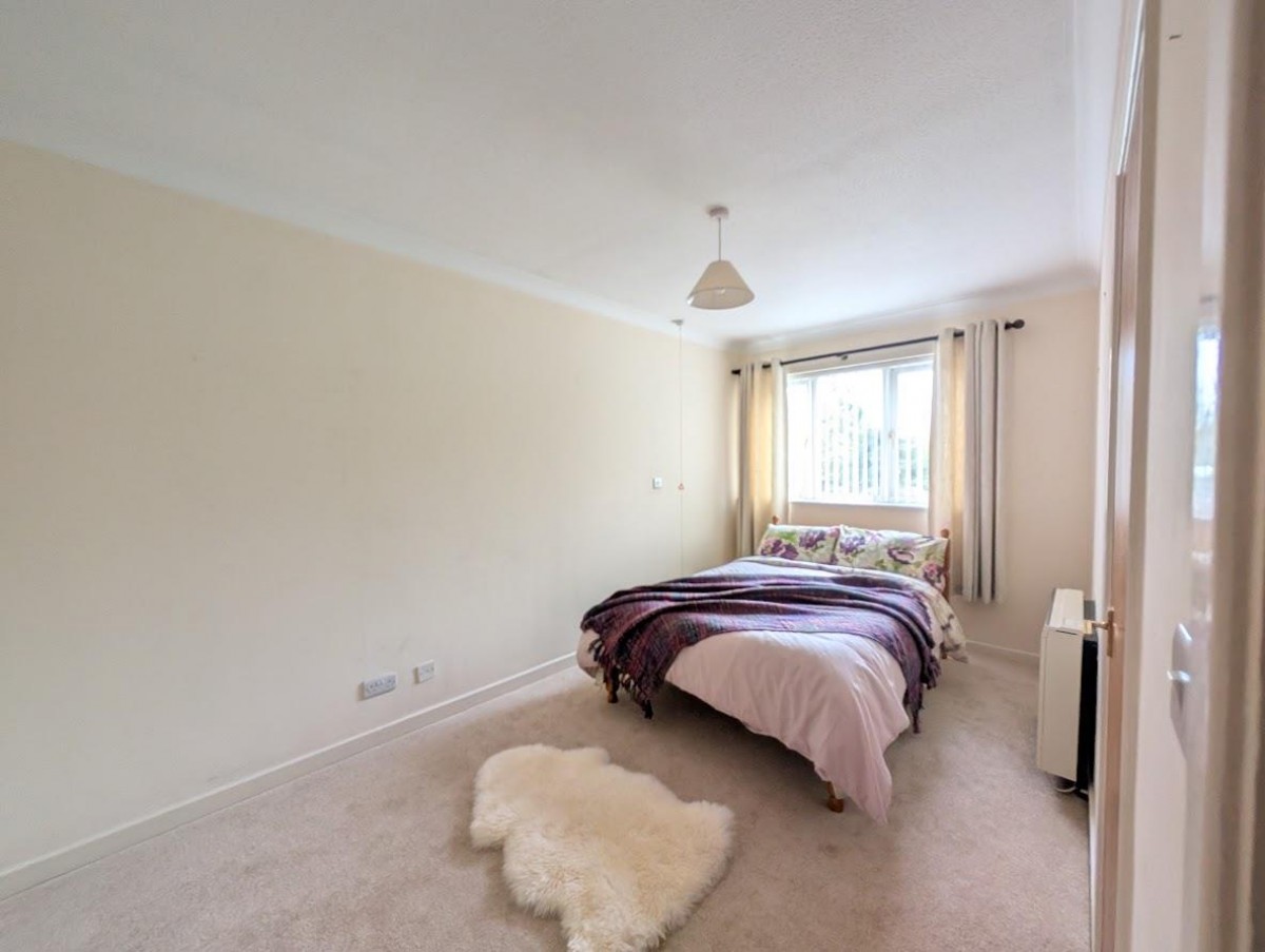 Midland Way, Thornbury, Bristol