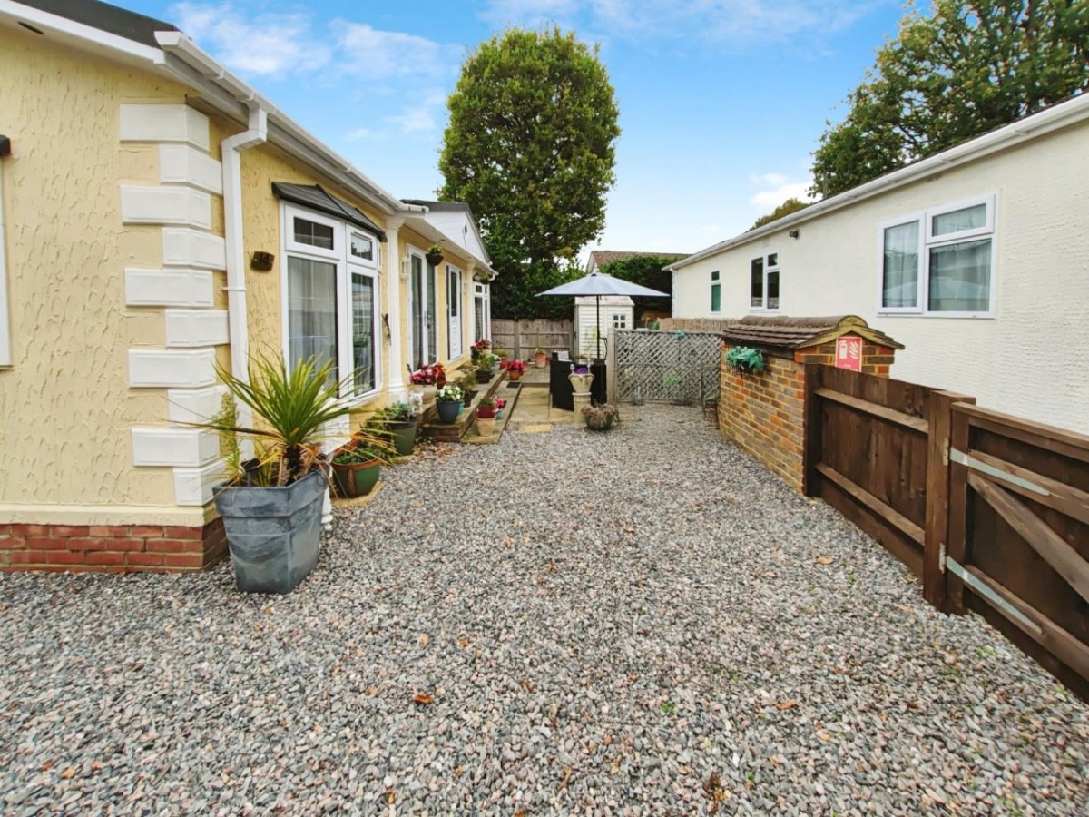Ascot Park, Blythewood Lane, Ascot