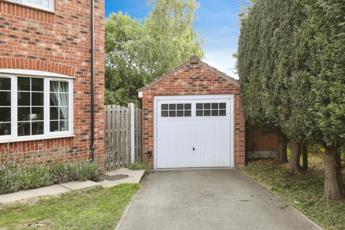 Woodhouse Lane, Beighton, Sheffield, S20 1DE
