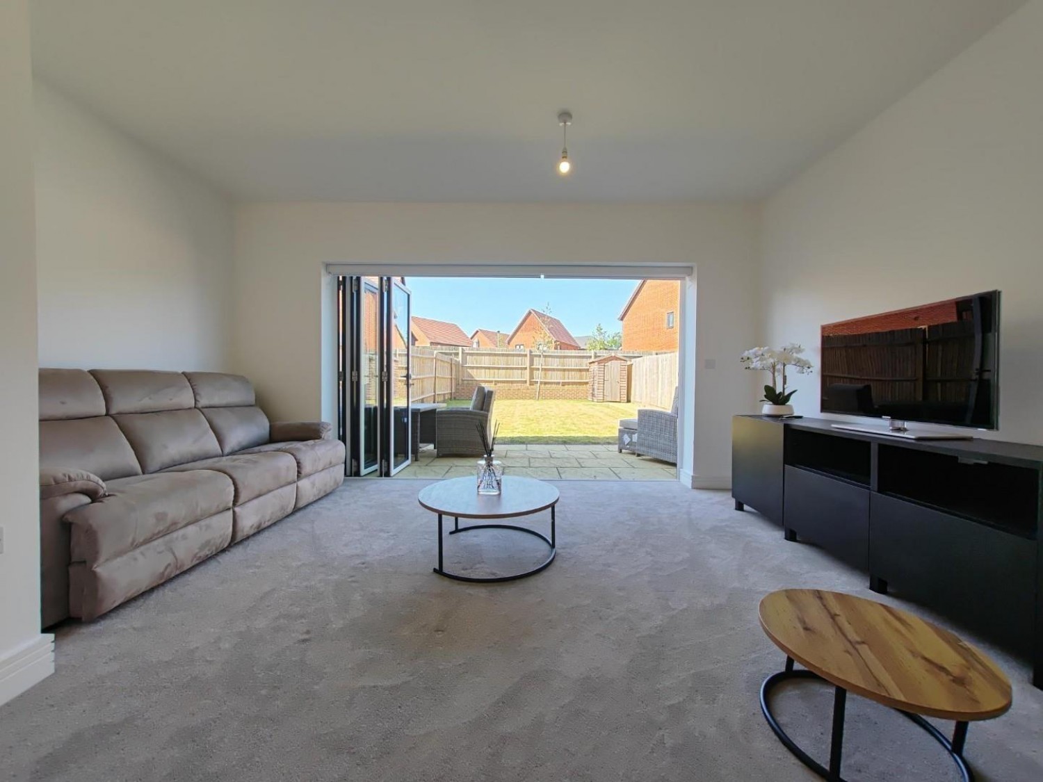 Dunlop Row, Crowthorne