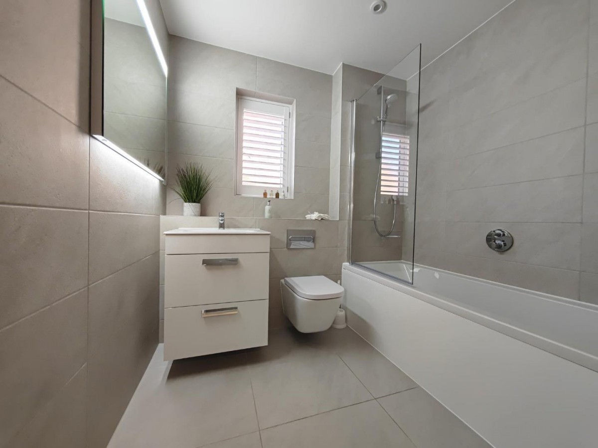 Dunlop Row, Crowthorne