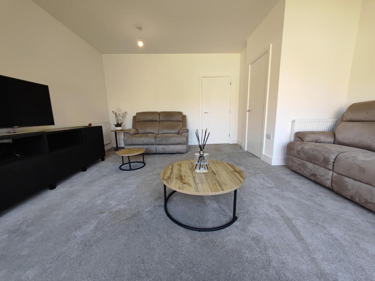 Dunlop Row, Crowthorne