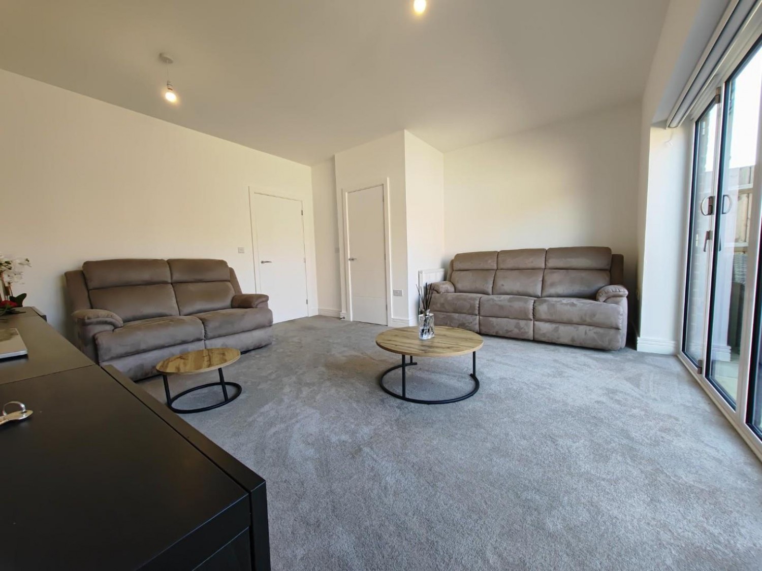 Dunlop Row, Crowthorne