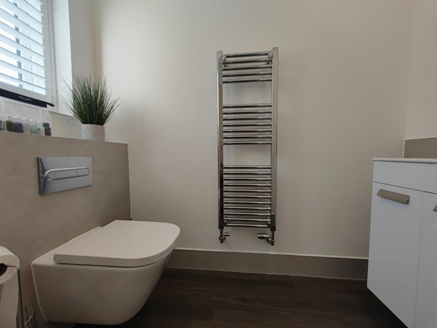 Dunlop Row, Crowthorne