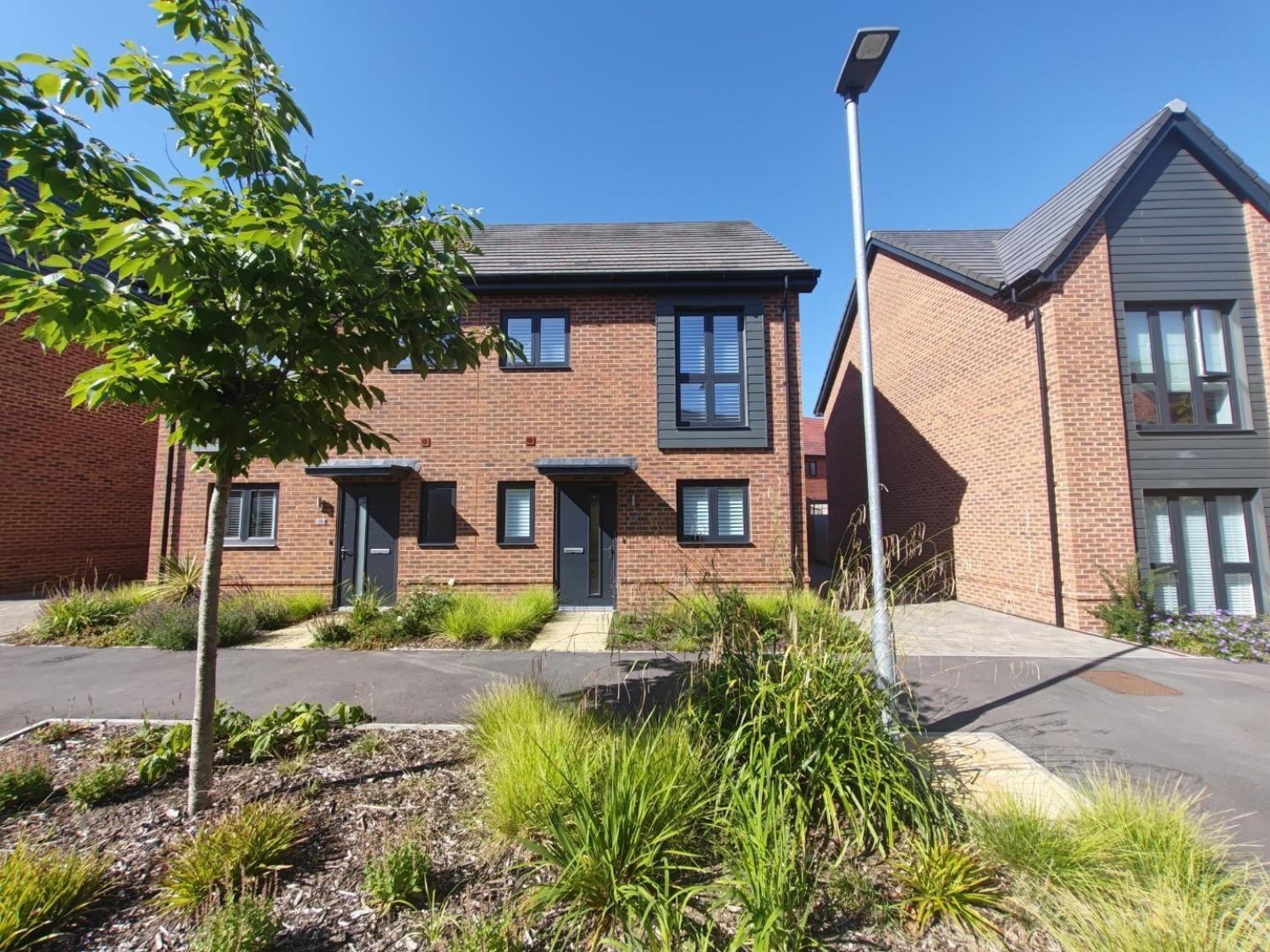 Dunlop Row, Crowthorne