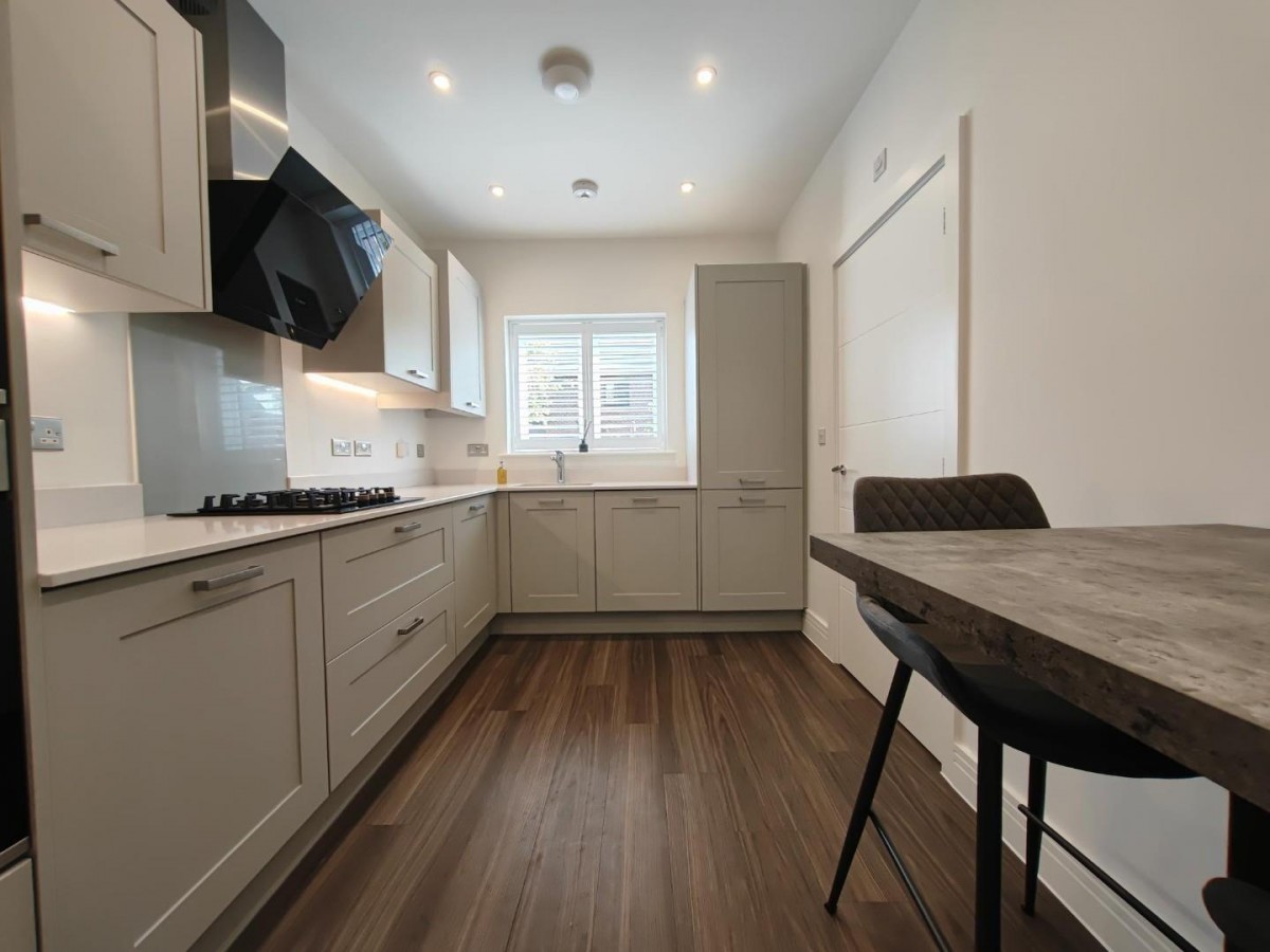 Dunlop Row, Crowthorne