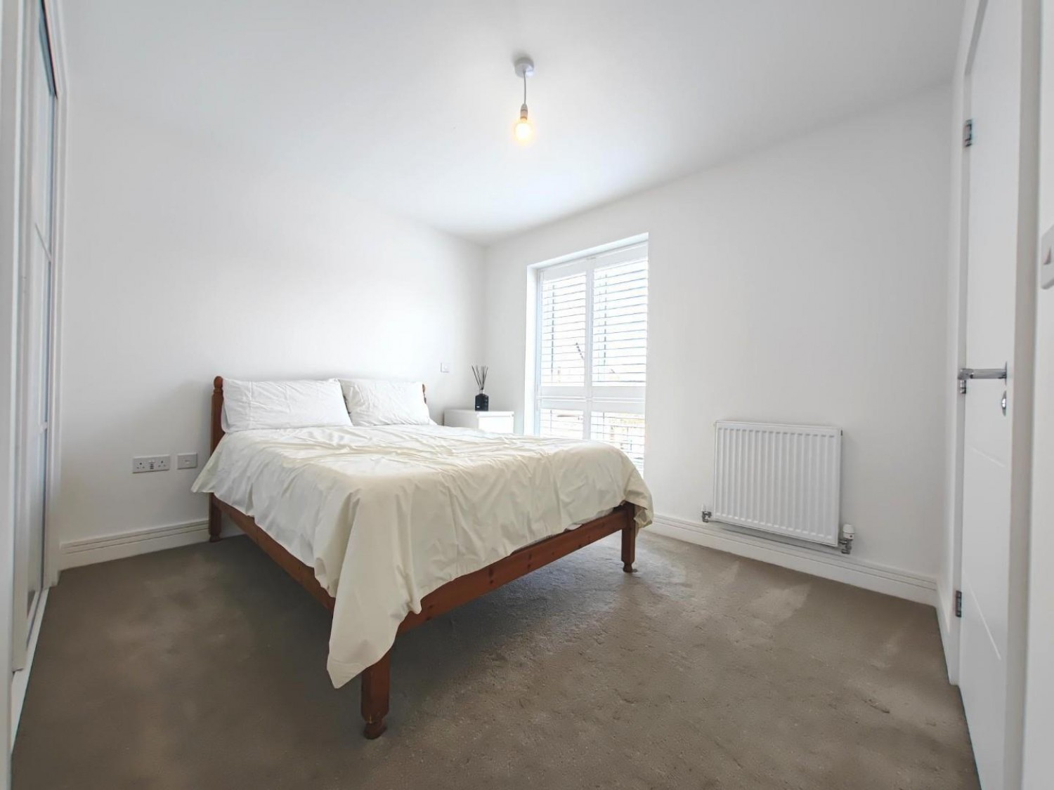 Dunlop Row, Crowthorne