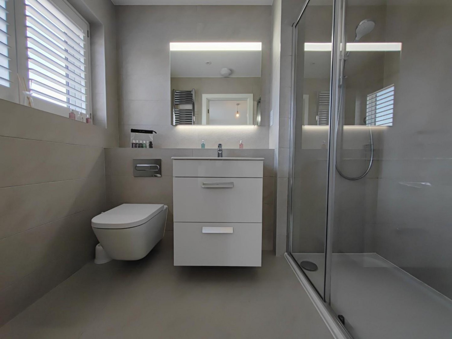 Dunlop Row, Crowthorne