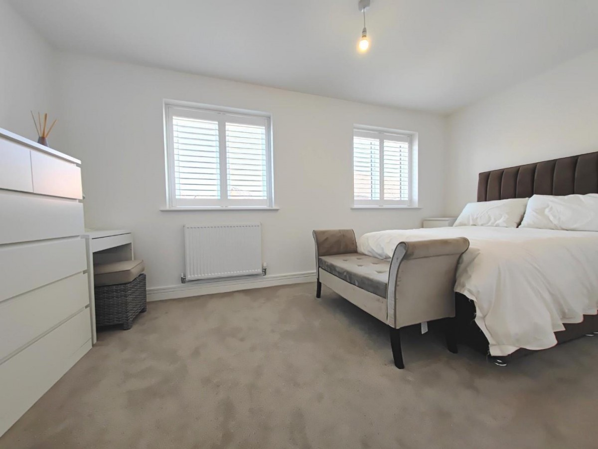 Dunlop Row, Crowthorne