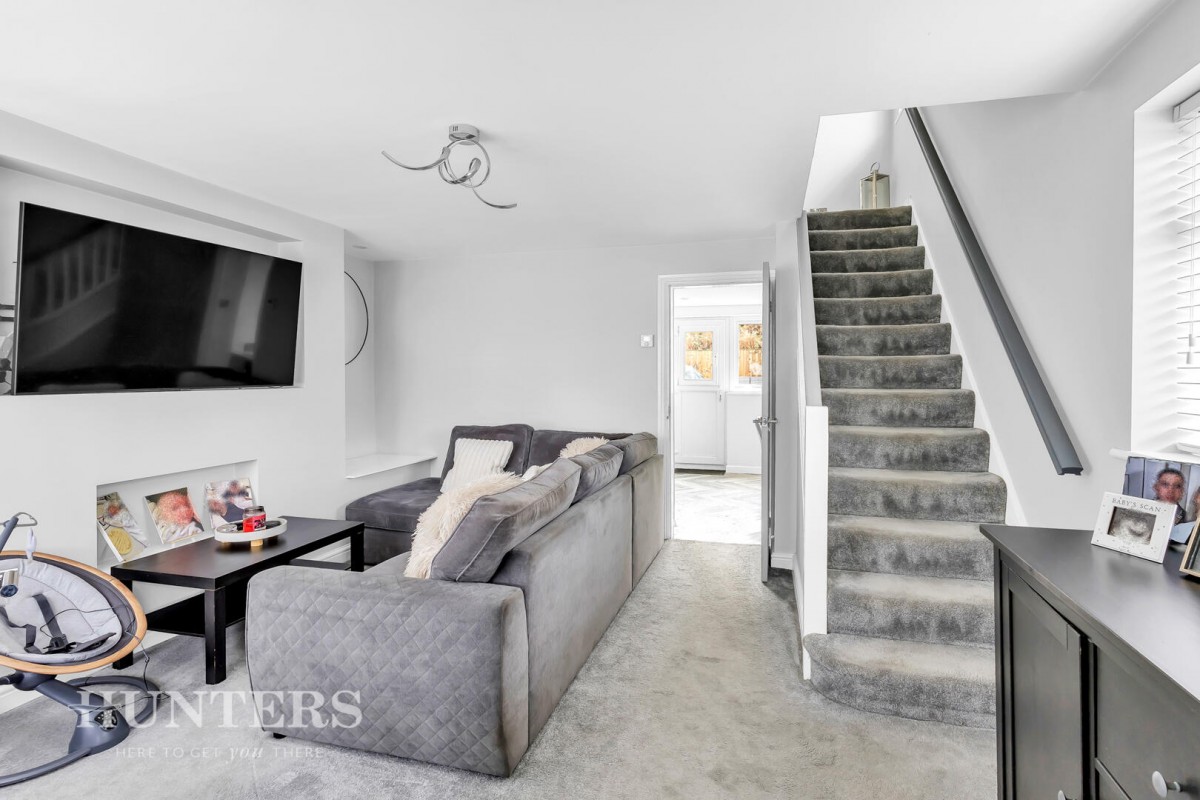 Chichester Close, Smithy Bridge, OL15 8QL