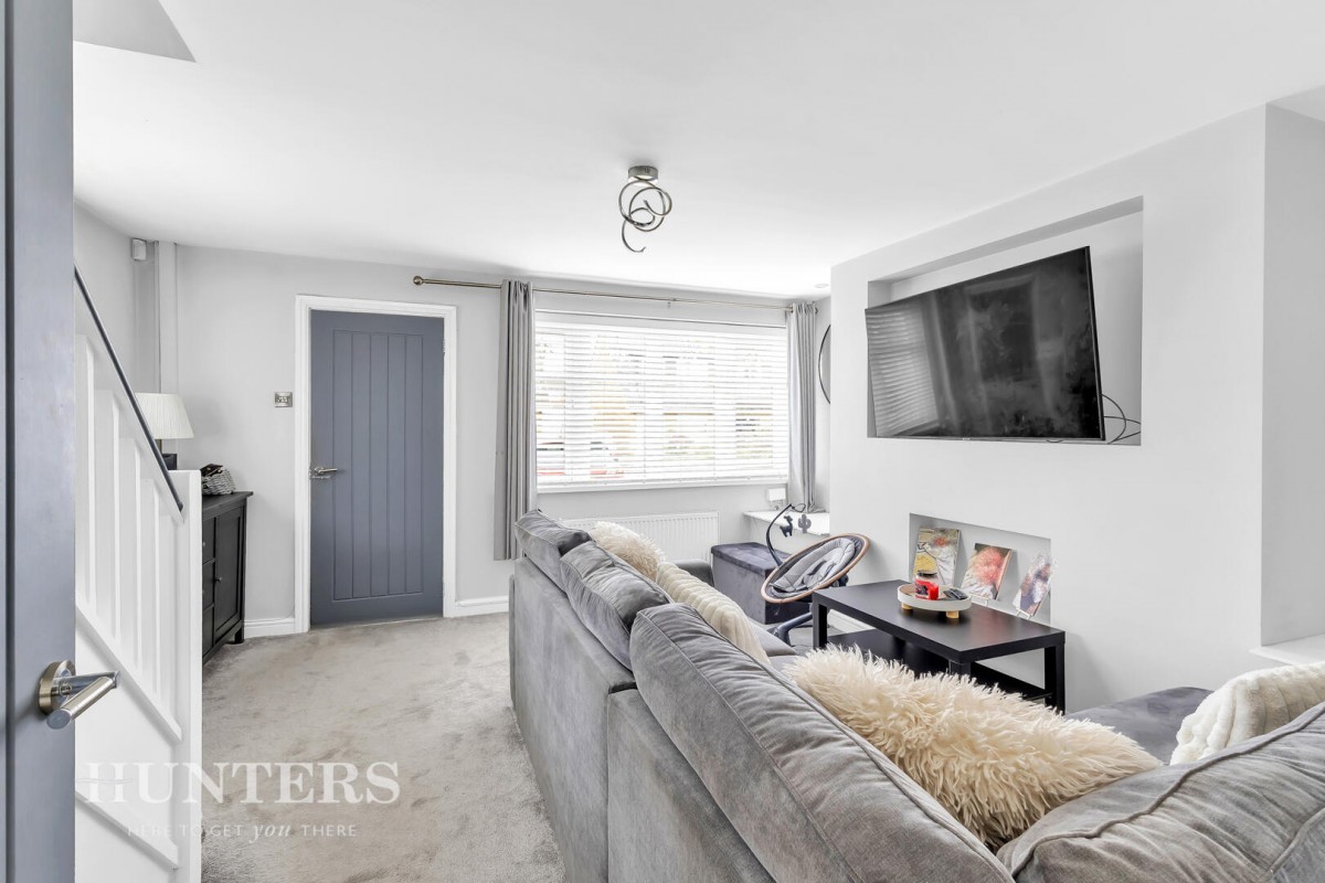 Chichester Close, Smithy Bridge, OL15 8QL