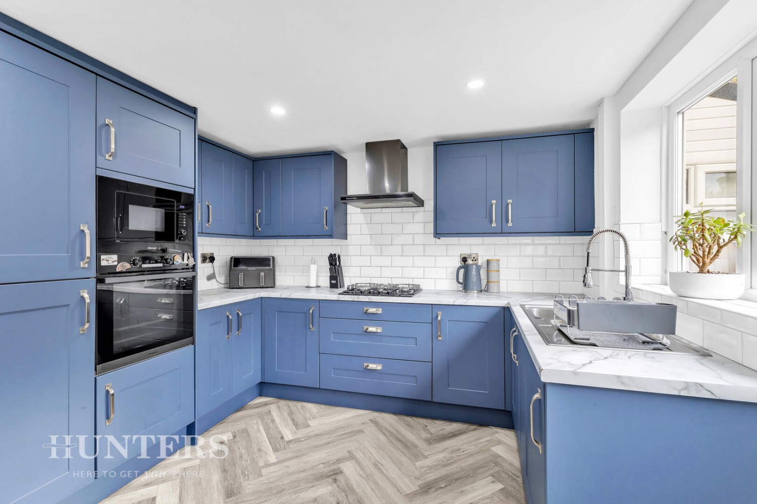 Chichester Close, Smithy Bridge, OL15 8QL