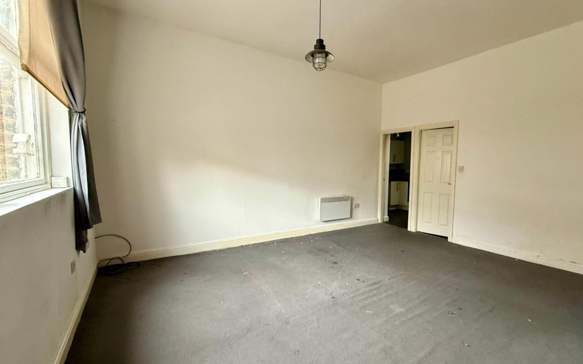 Flat 2, 3 Oldfield Lane, Heckmondwike, WF16 0JH