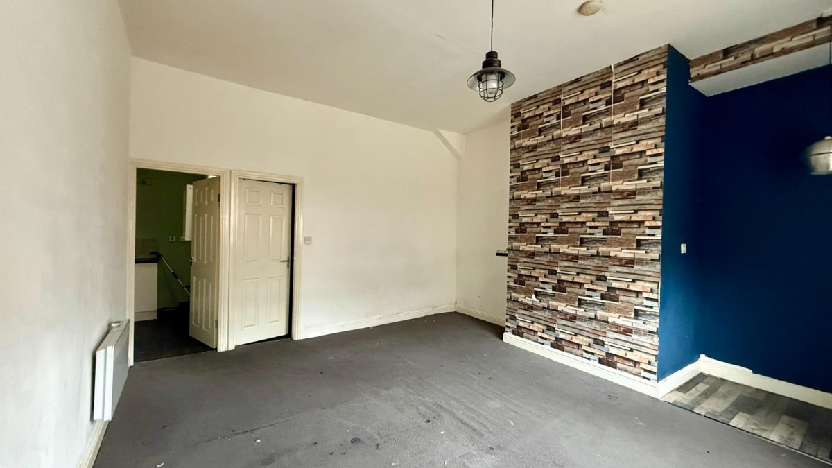 Flat 2, 3 Oldfield Lane, Heckmondwike, WF16 0JH