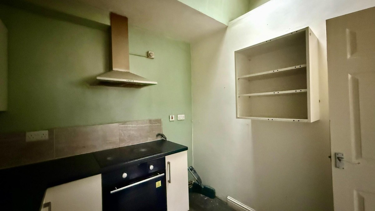 Flat 2, 3 Oldfield Lane, Heckmondwike, WF16 0JH