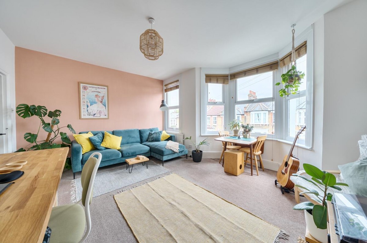 Glenwood Road, London, SE6 4NF