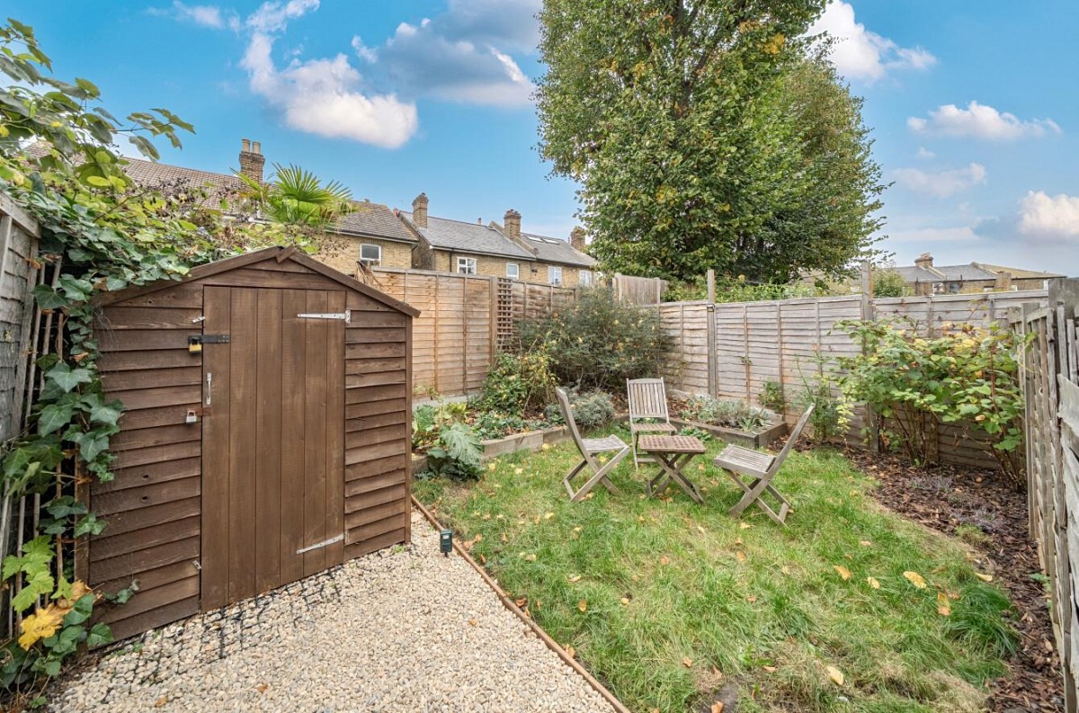 Glenwood Road, London, SE6 4NF