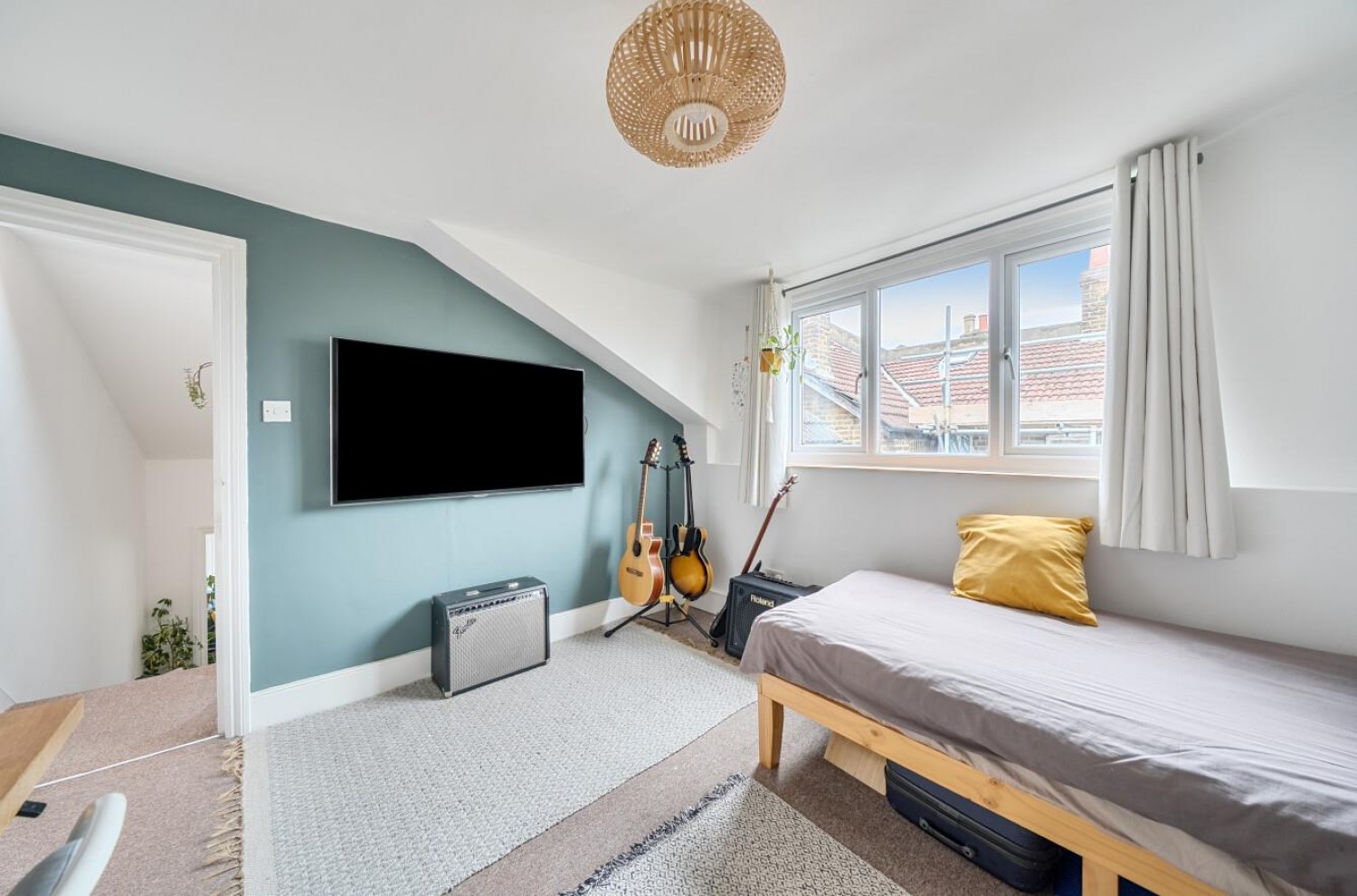 Glenwood Road, London, SE6 4NF