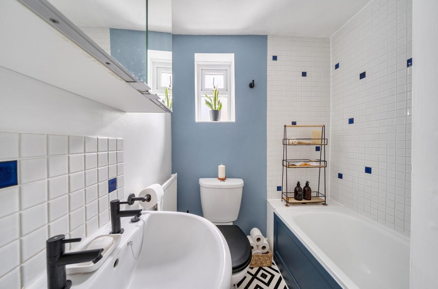 Glenwood Road, London, SE6 4NF