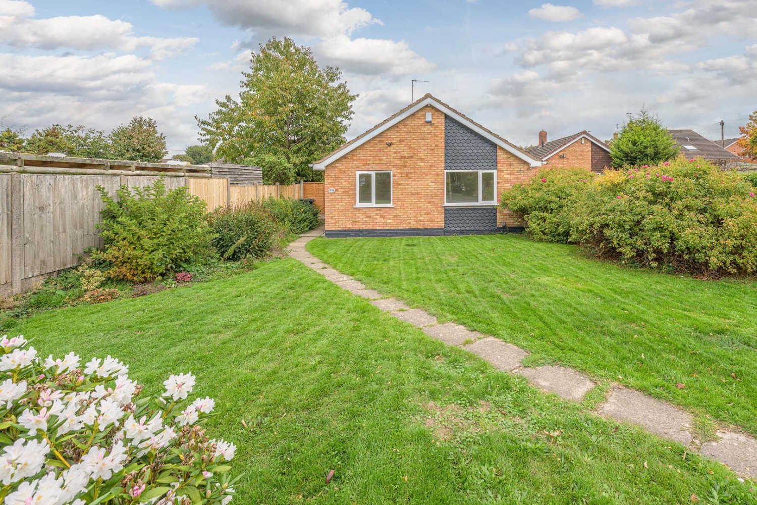 Lapwood Avenue, Kingswinford, DY6 8SG