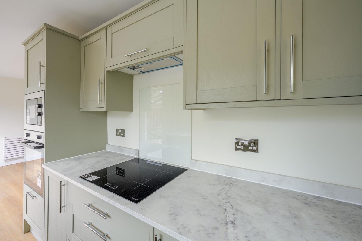 Lapwood Avenue, Kingswinford, DY6 8SG