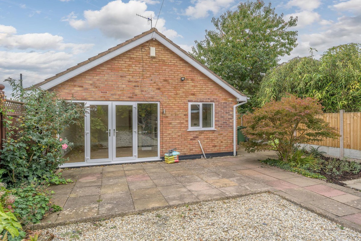 Lapwood Avenue, Kingswinford, DY6 8SG