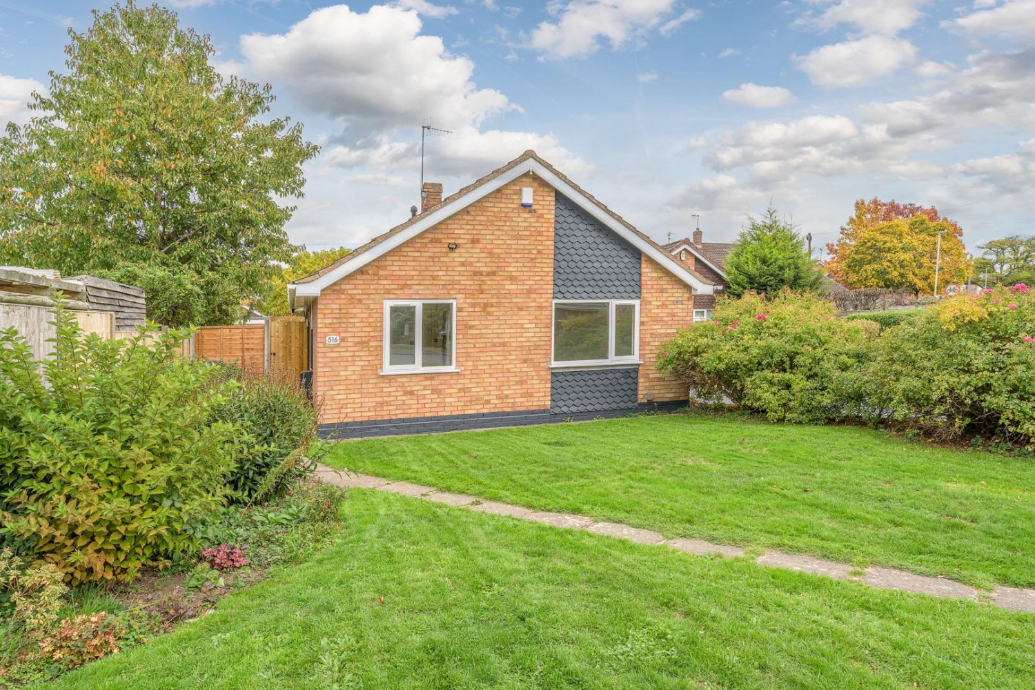 Lapwood Avenue, Kingswinford, DY6 8SG