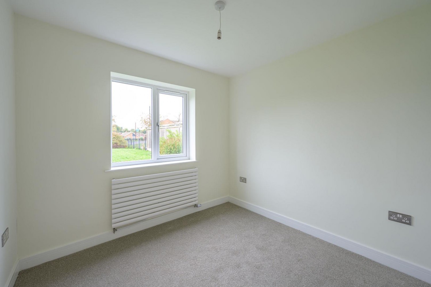 Lapwood Avenue, Kingswinford, DY6 8SG