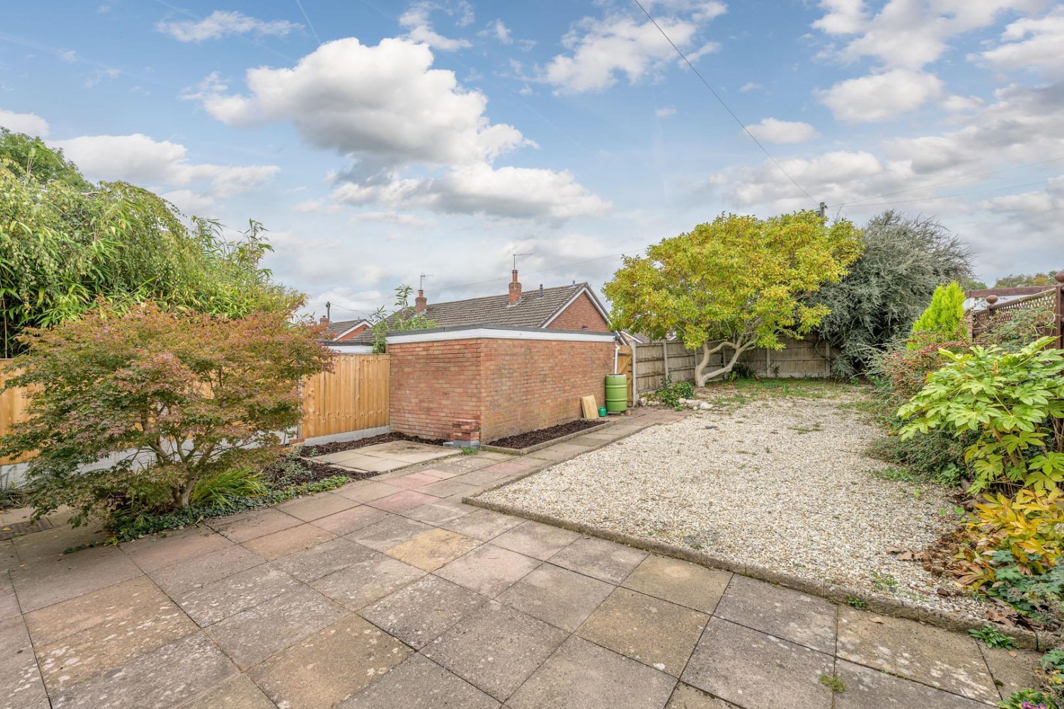 Lapwood Avenue, Kingswinford, DY6 8SG