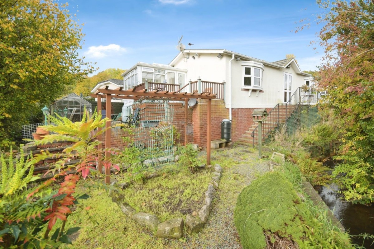 Brookfield Park, Mill Lane, Old Tupton, Chesterfield, S42 6AF