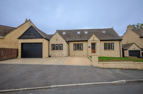 Riverwood Road, Frenchay, Bristol, BS16 1NX