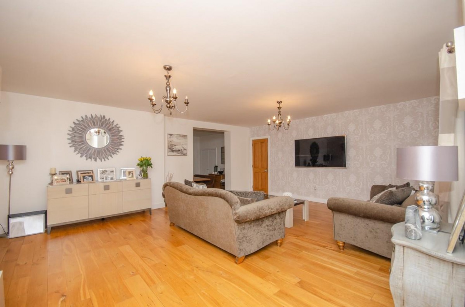 Riverwood Road, Frenchay, Bristol, BS16 1NX