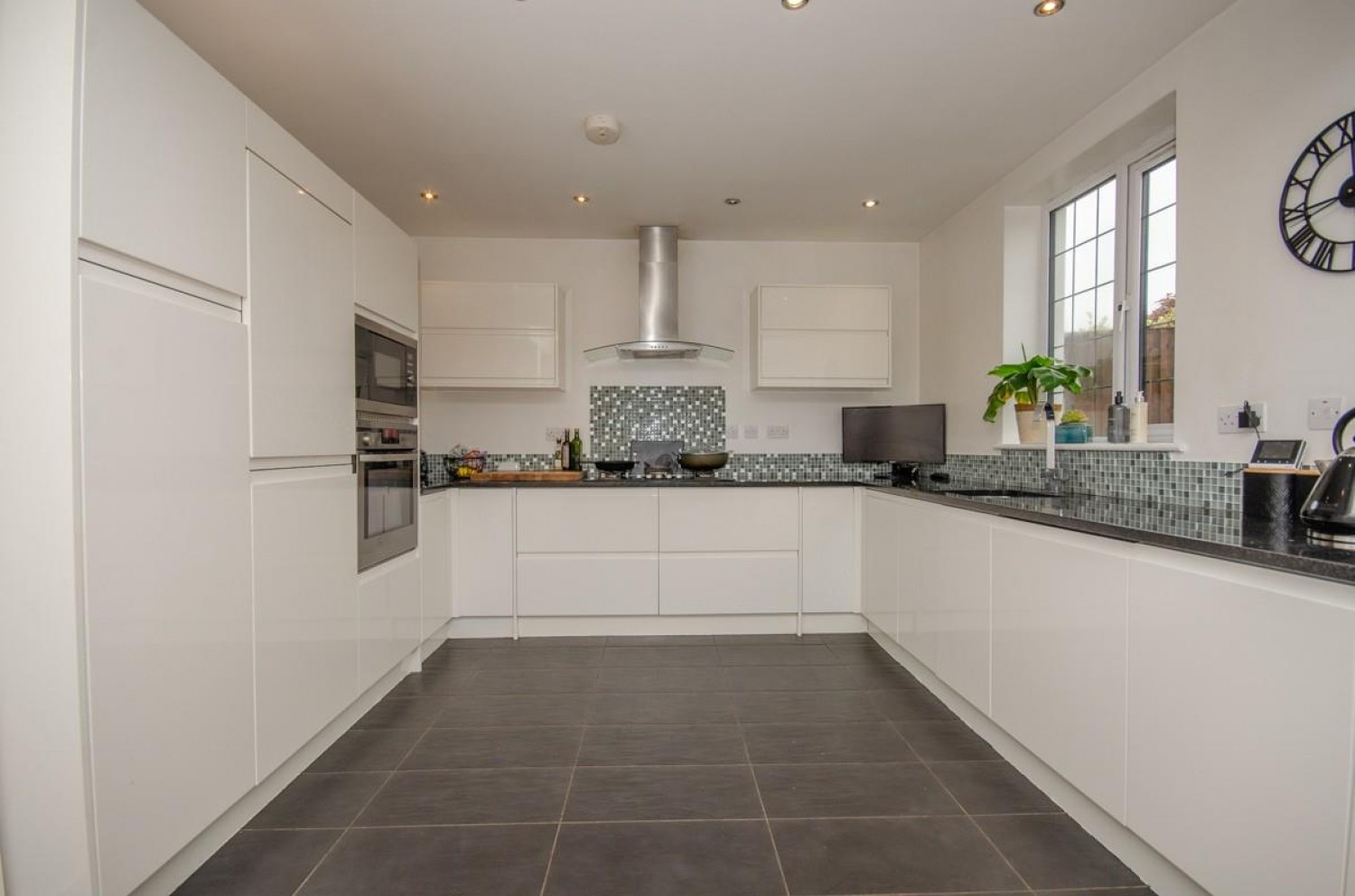Riverwood Road, Frenchay, Bristol, BS16 1NX