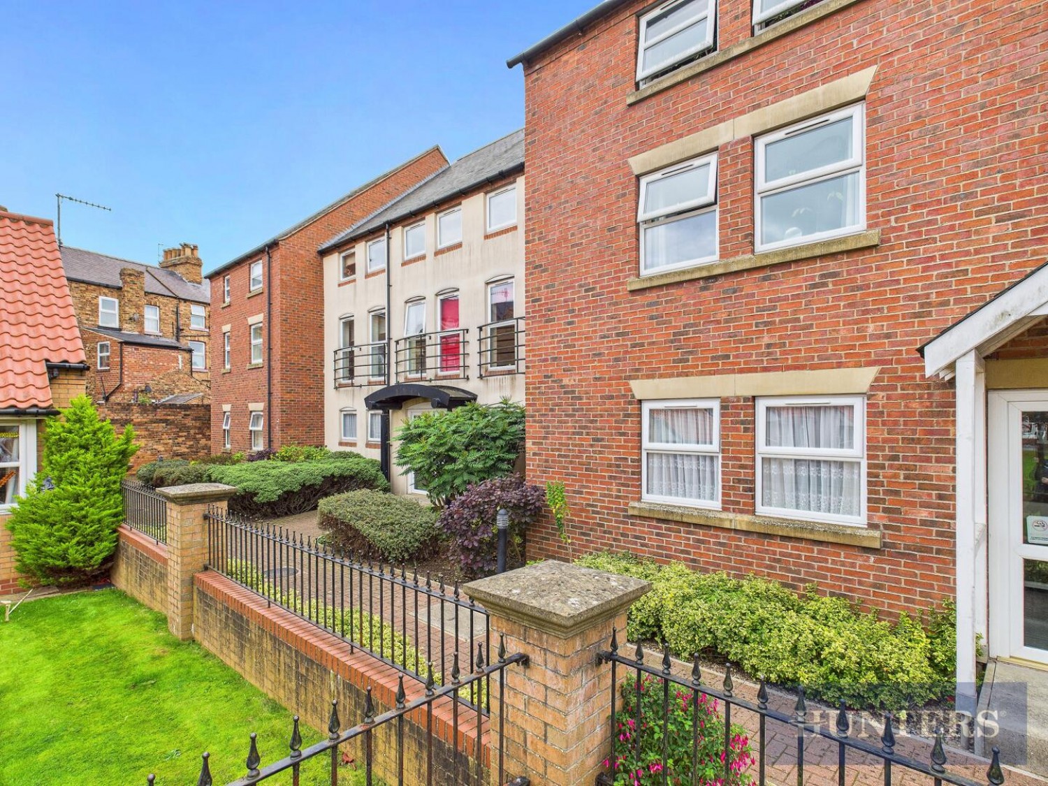 St. Johns Road, Scarborough