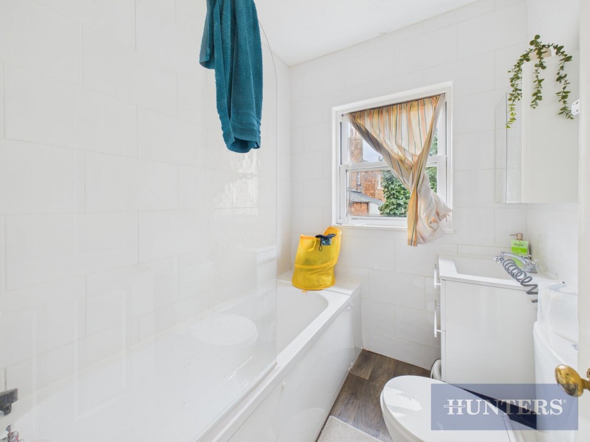 Royal Avenue, Scarborough