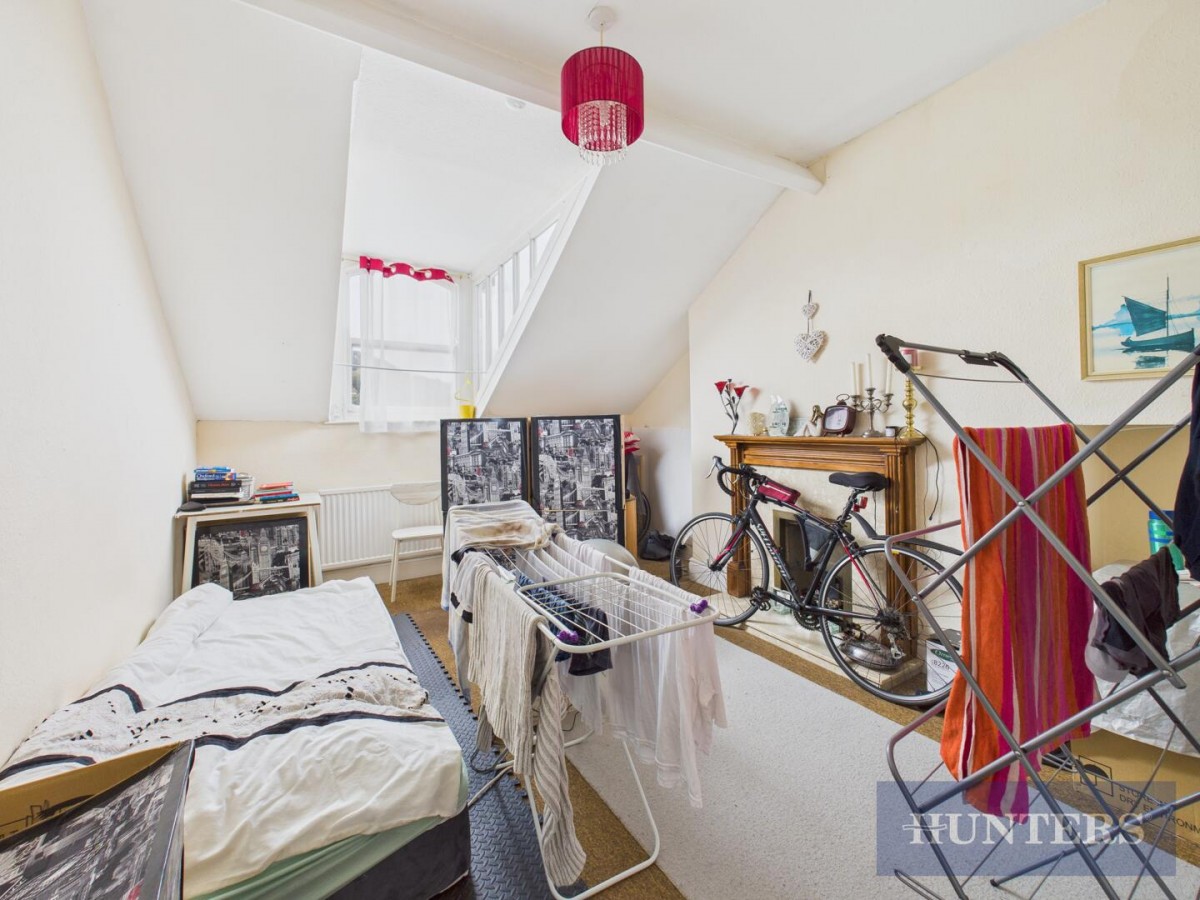 Royal Avenue, Scarborough