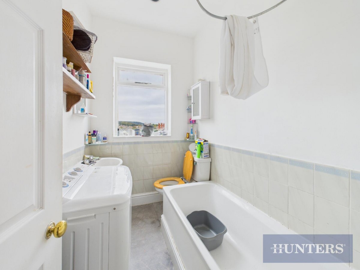 Royal Avenue, Scarborough