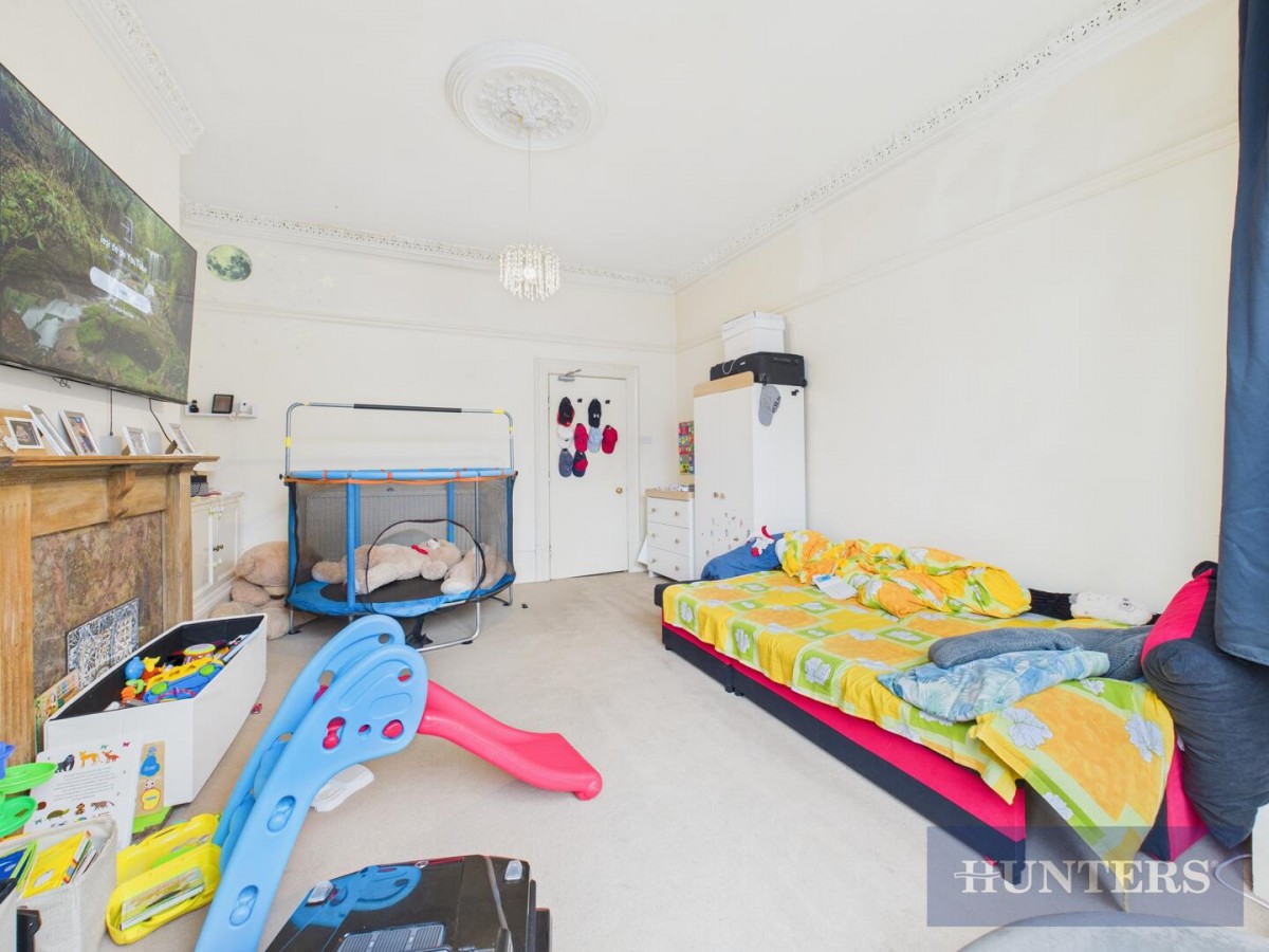 Royal Avenue, Scarborough