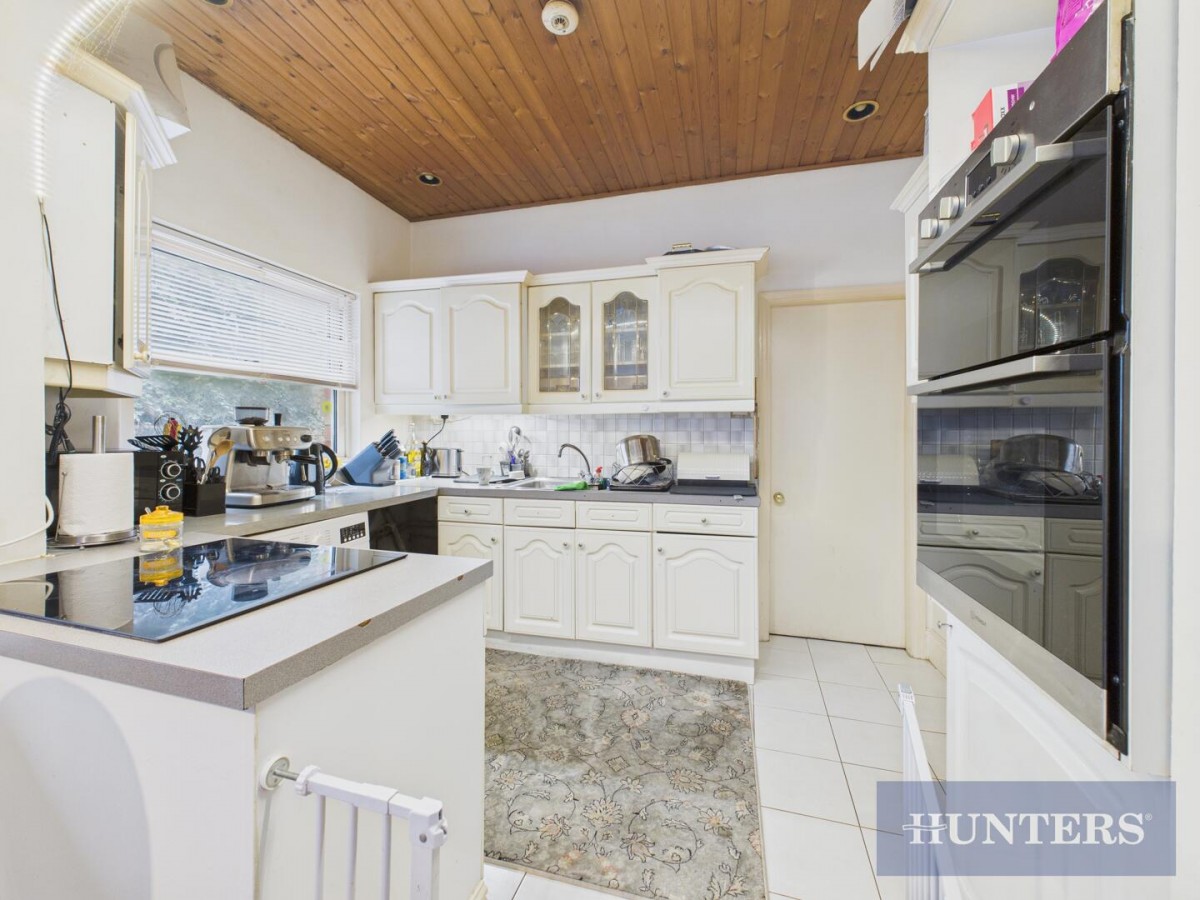 Royal Avenue, Scarborough