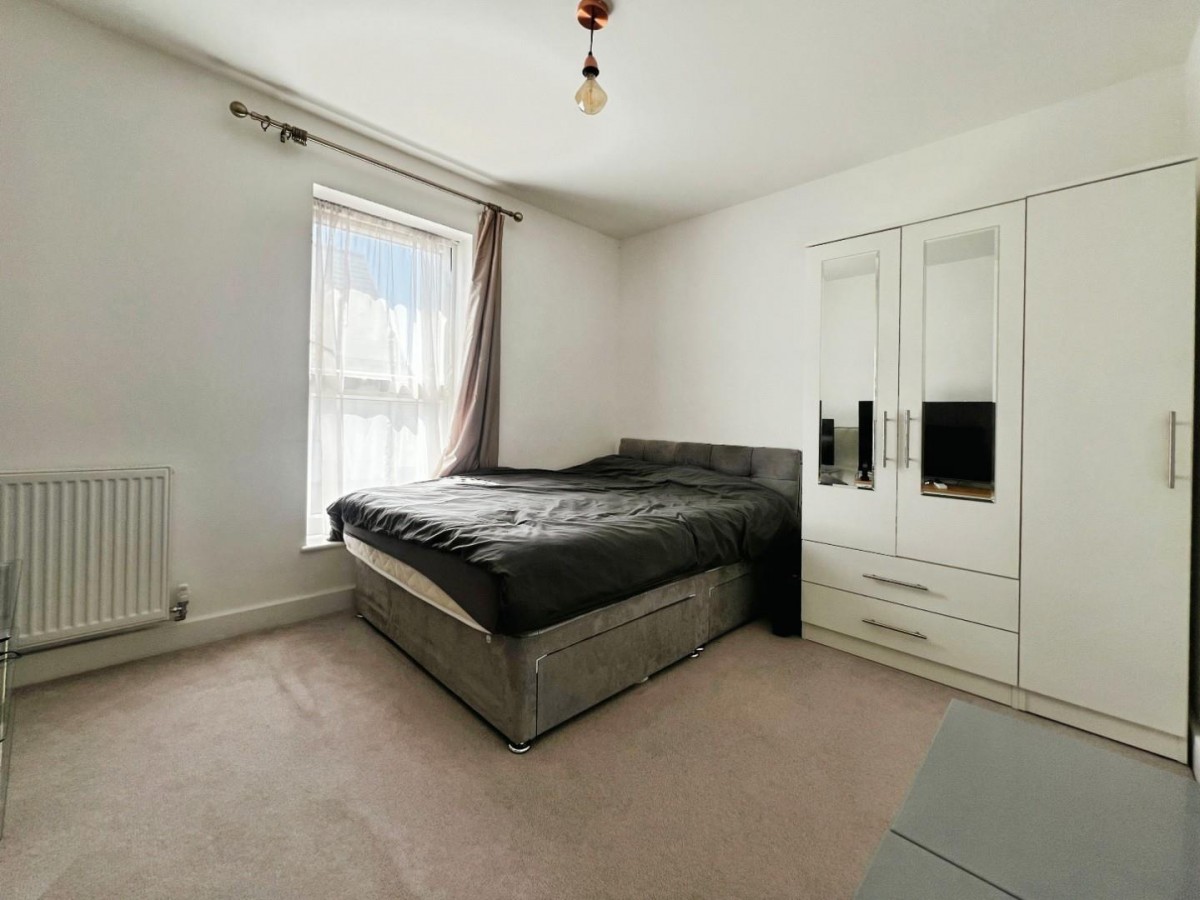 Grasshopper Drive, Kennington