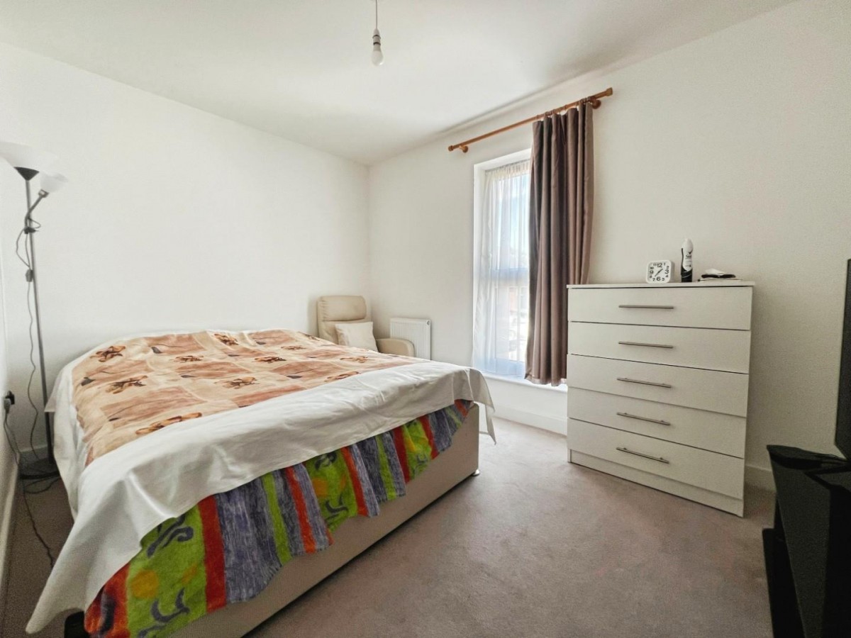 Grasshopper Drive, Kennington