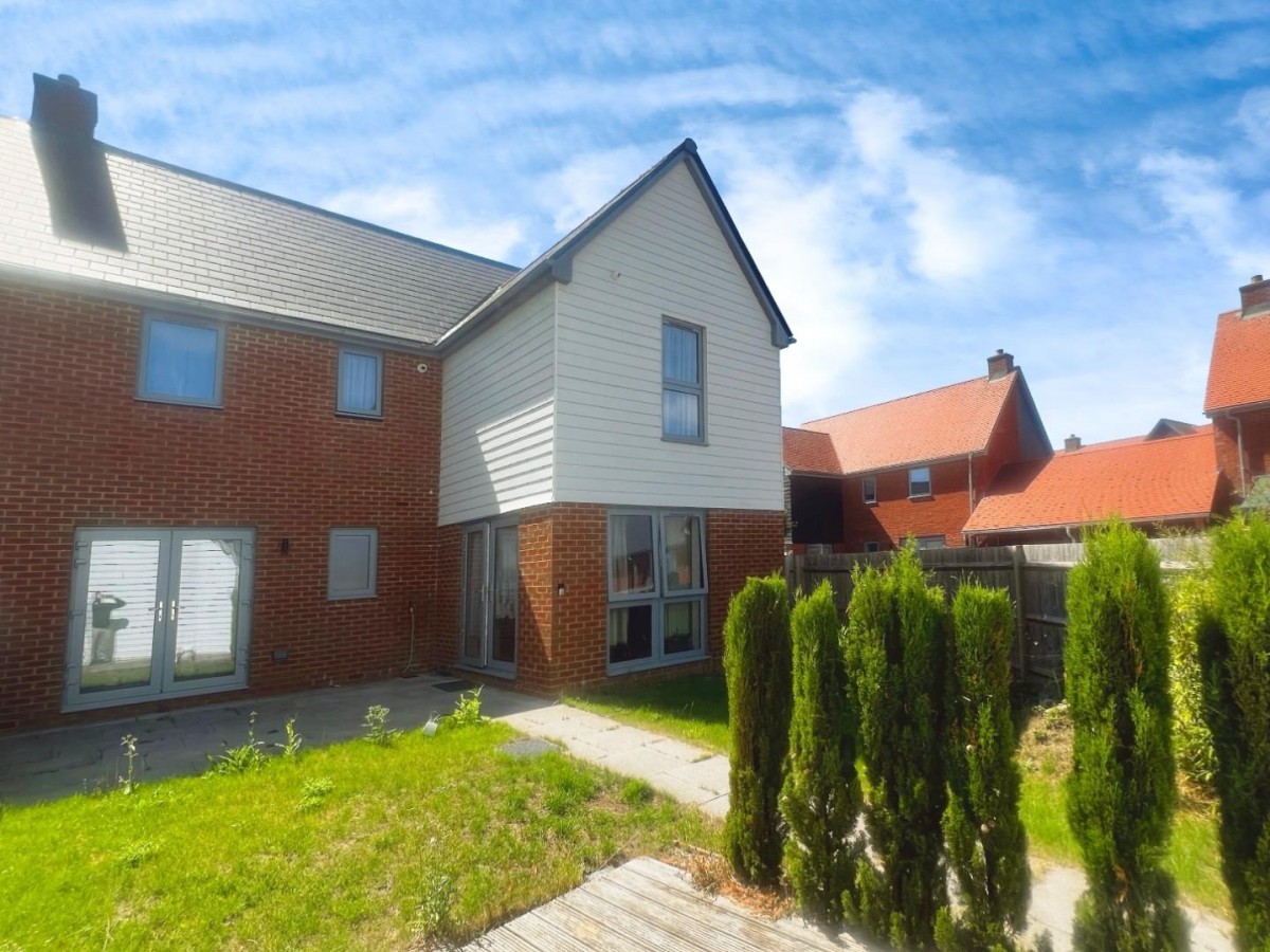 Grasshopper Drive, Kennington