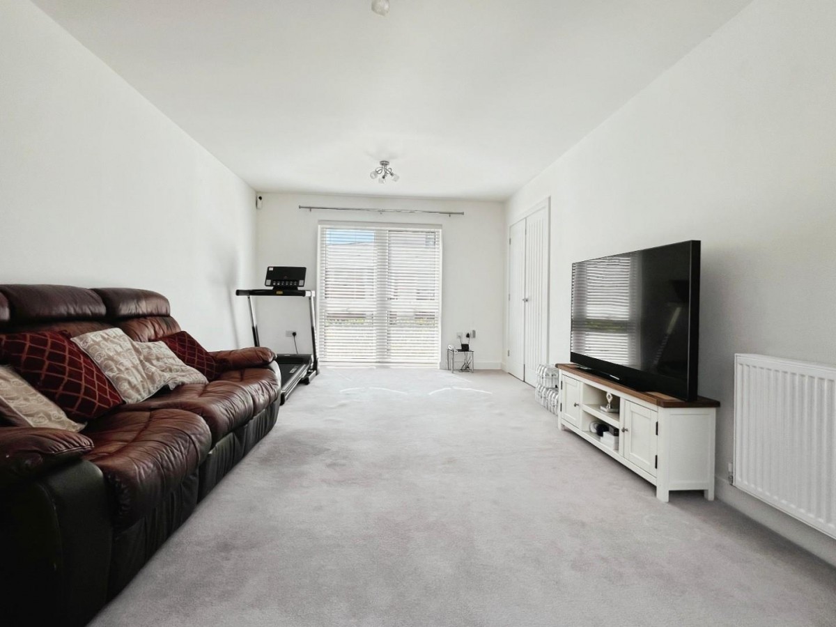 Grasshopper Drive, Kennington