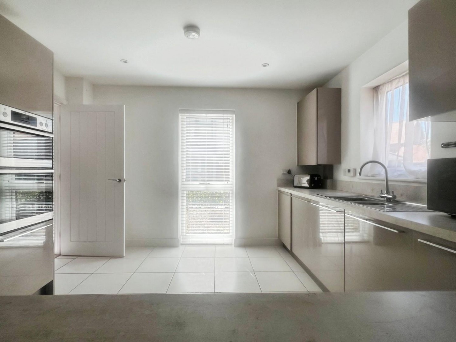 Grasshopper Drive, Kennington