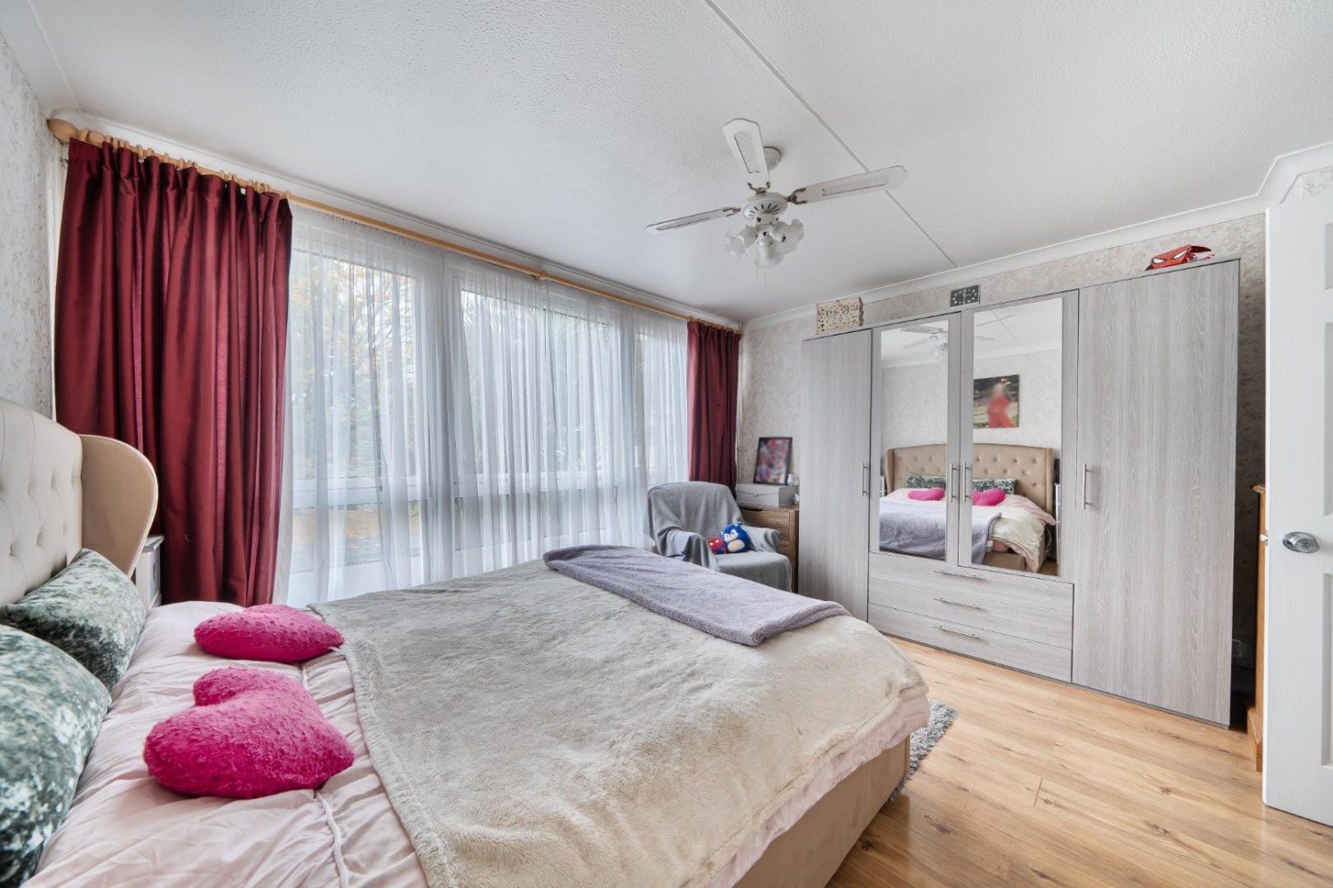 Holstein Way, Erith, DA18 4DJ