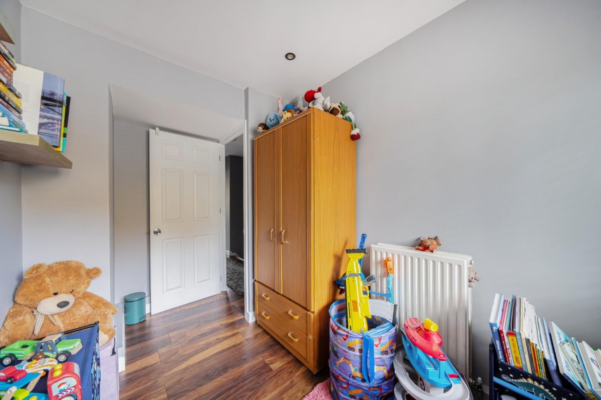 Holstein Way, Erith, DA18 4DJ