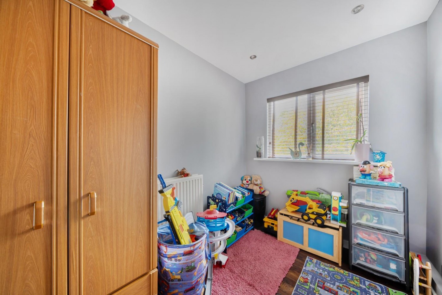 Holstein Way, Erith, DA18 4DJ